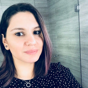 Meet your Posher, Mona